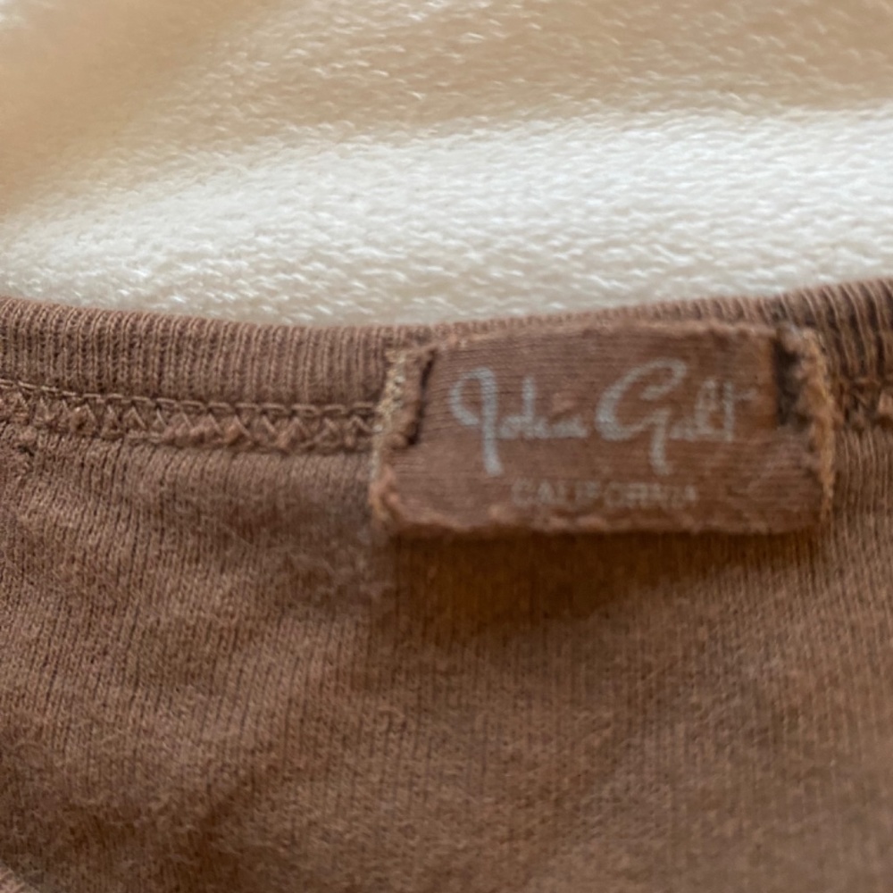 Brandy Melville tee - Picture 2 of 3